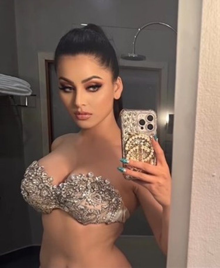 Urvashi Rautela Exudes Hotness and Creates Havoc On Internet In An Embellished Bralette Mirror Selfie Look