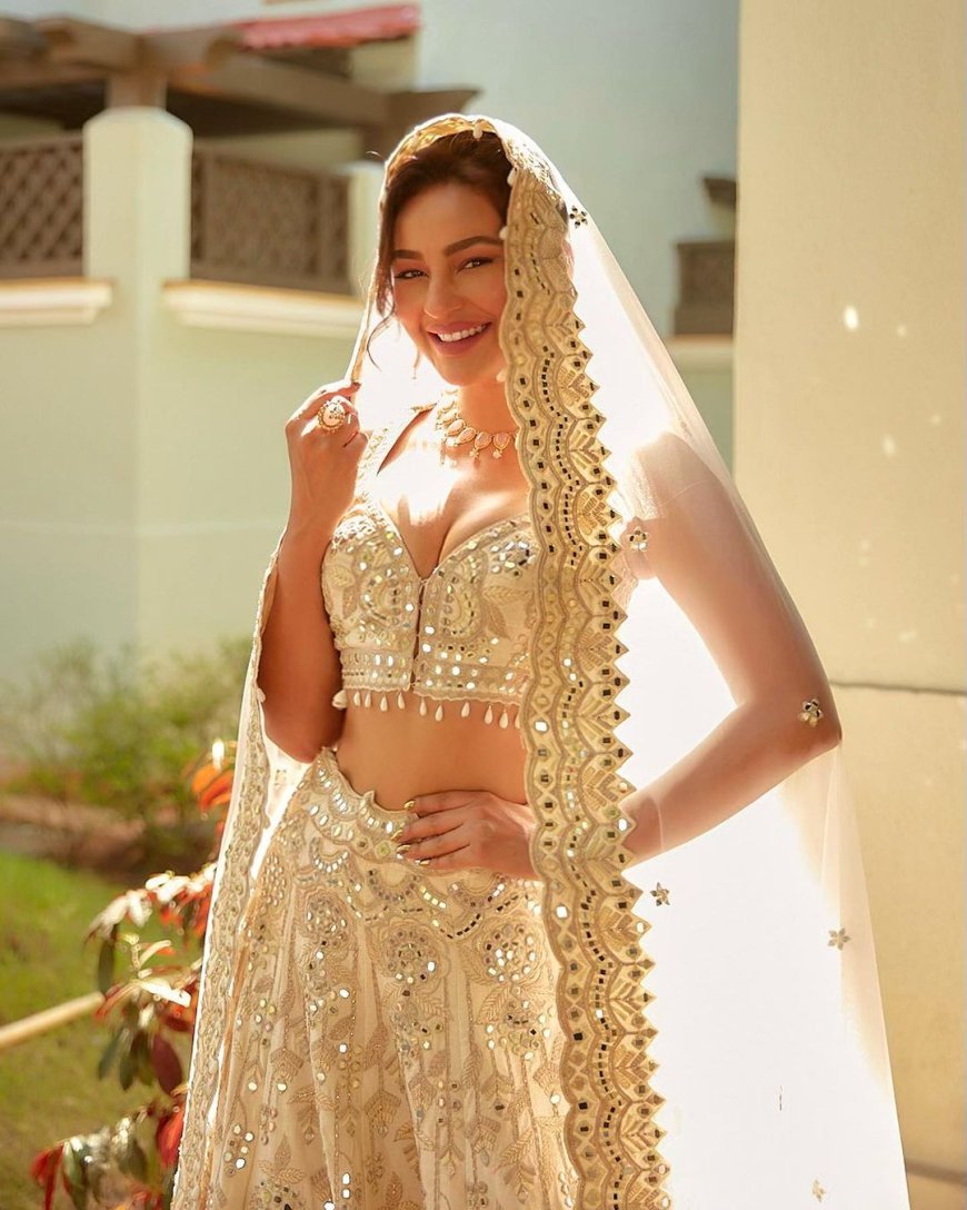 Seerat Kapoor Steals The Spotlight as The Happiest Bridesmaid From Rakul Preet And Jackky Bhagnani's Anand Karaj Ceremony